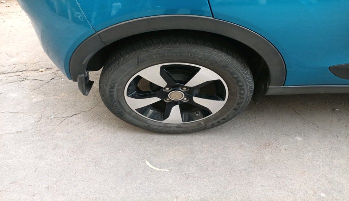 2018 Tata NEXON XZ PLUS PETROL, Petrol, Manual, 37,137 km, tyre