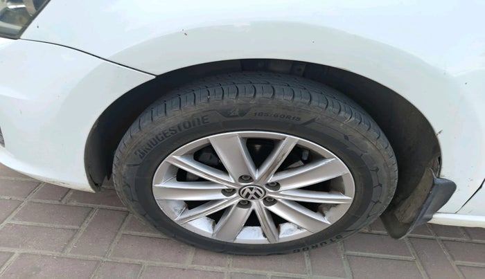 2016 Volkswagen Vento HIGHLINE PETROL AT, Petrol, Automatic, 1,09,893 km, tyre