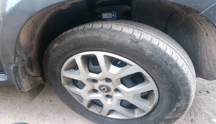2018 Renault Duster RXL PETROL, Petrol, Manual, 72,493 km, tyre