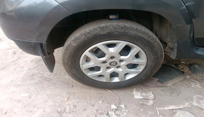 2018 Renault Duster RXL PETROL, Petrol, Manual, 72,493 km, tyre