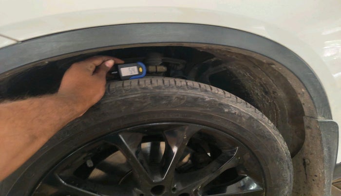 2018 BMW X5 XDRIVE30D DESIGN PURE 5 STR, Diesel, Automatic, 1,90,868 km, tyre