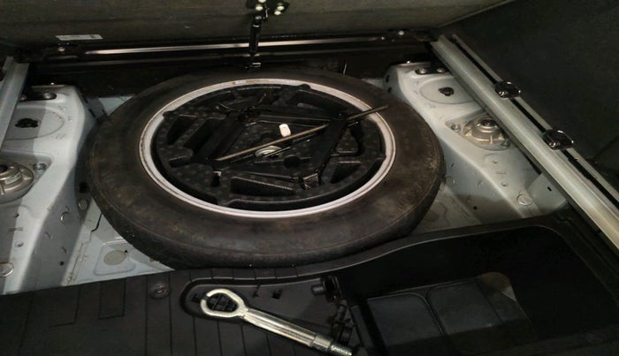 2018 BMW X5 XDRIVE30D DESIGN PURE 5 STR, Diesel, Automatic, 1,90,868 km, tyre