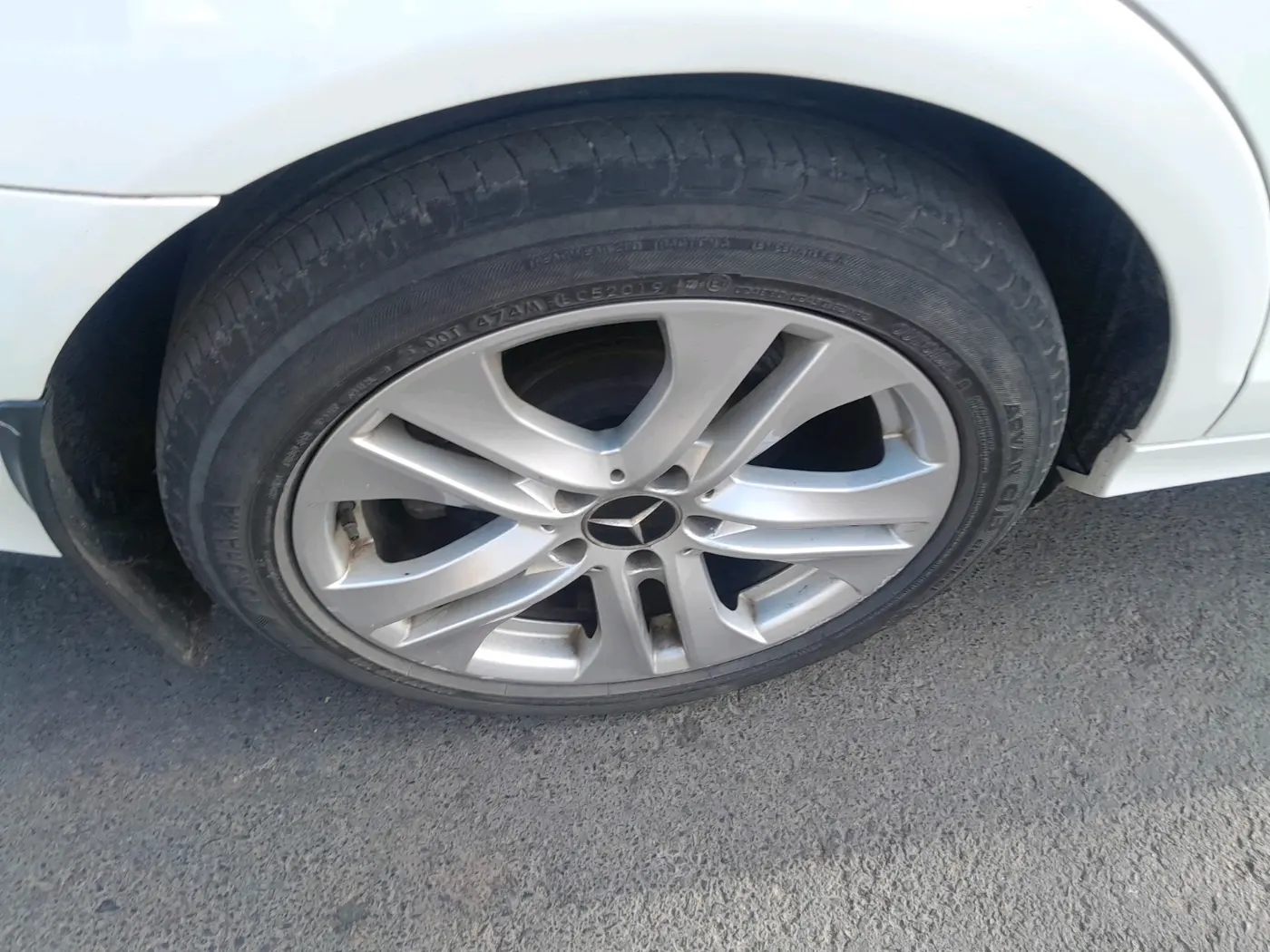 2013 Mercedes Benz C Class C 220 CDI Avantagarde, Diesel, Automatic, 1,05,339 km, tyre