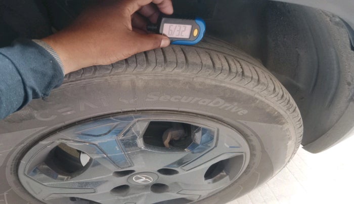 2022 Tata PUNCH ACCOMPLISHED MT, Petrol, Manual, 43,527 km, tyre