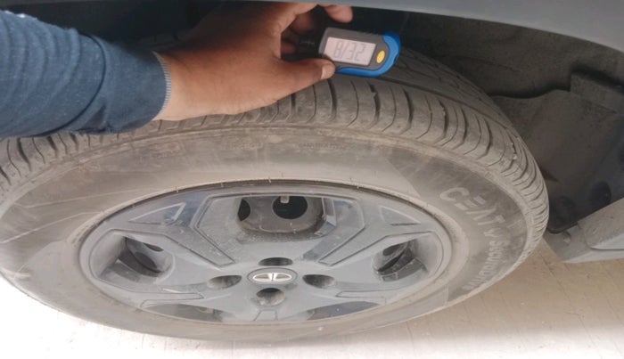 2022 Tata PUNCH ACCOMPLISHED MT, Petrol, Manual, 43,527 km, tyre