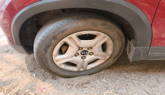 2020 KIA SONET HTX 1.0 IMT, Petrol, Manual, 1,38,877 km, tyre