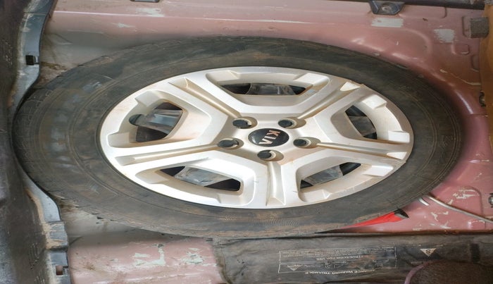 2020 KIA SONET HTX 1.0 IMT, Petrol, Manual, 1,38,877 km, tyre