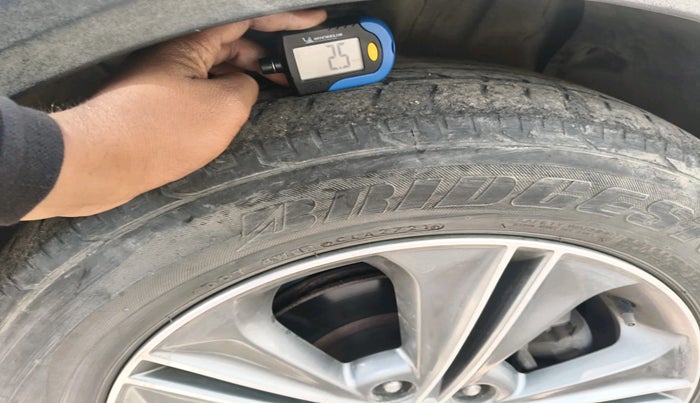 2017 Hyundai Creta SX PLUS AT 1.6 DIESEL, Diesel, Automatic, 1,25,554 km, tyre