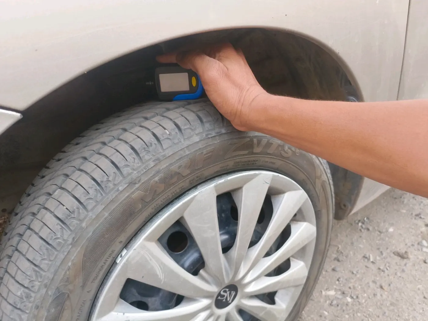 2013 Maruti Wagon R 1.0 VXI, Petrol, Manual, 56,608 km, tyre