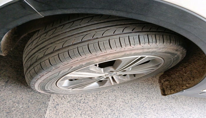 2017 Hyundai Creta SX (O) 1.6 DIESEL, Diesel, Manual, 1,38,193 km, tyre