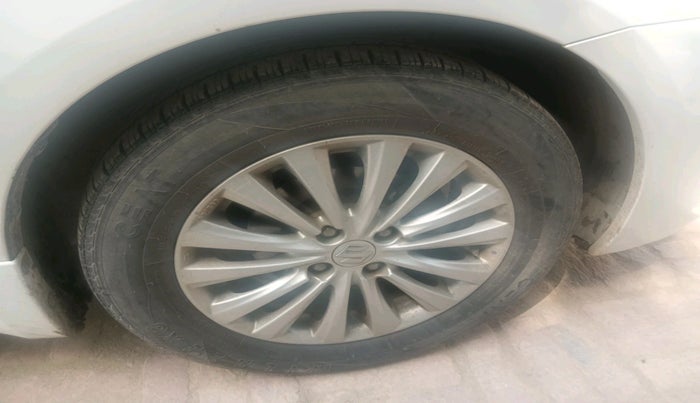2018 Maruti Ciaz DELTA 1.5 SHVS MT PETROL, Petrol, Manual, 1,03,888 km, tyre