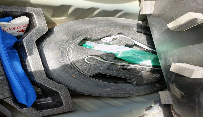 2019 Maruti Ciaz DELTA 1.5 SHVS MT PETROL, Petrol, Manual, 28,823 km, tyre