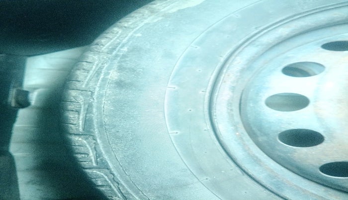 2011 Toyota Etios G, Petrol, Manual, 1,47,029 km, tyre