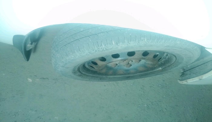 2011 Toyota Etios G, Petrol, Manual, 1,47,029 km, tyre