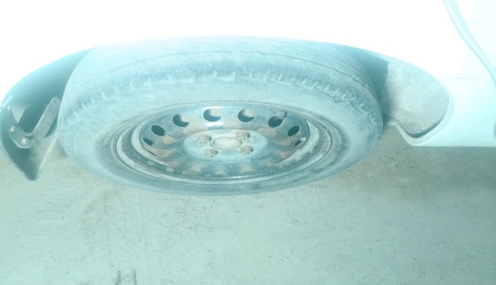 2011 Toyota Etios G, Petrol, Manual, 1,47,029 km, tyre