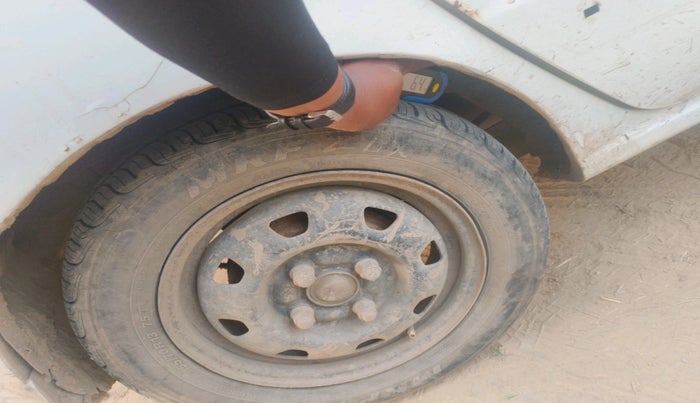 2012 Hyundai Santro Xing GLS, CNG, Manual, 1,08,500 km, tyre