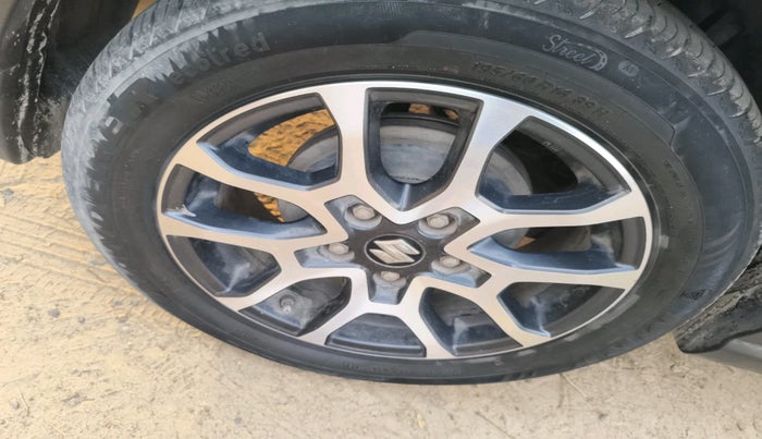 2022 Maruti XL6 ZETA CNG, CNG, Manual, 59,080 km, tyre