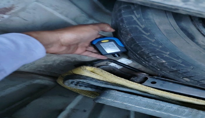 2013 Toyota Etios Liva G, CNG, Manual, 84,409 km, tyre