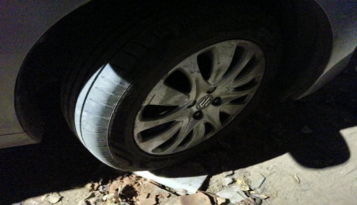 2016 Maruti Baleno ALPHA PETROL 1.2, Petrol, Manual, 1,13,587 km, tyre