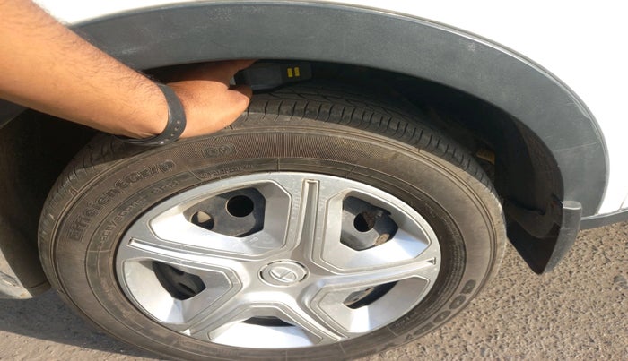 2019 Tata NEXON XM PETROL, CNG, Manual, 88,419 km, tyre