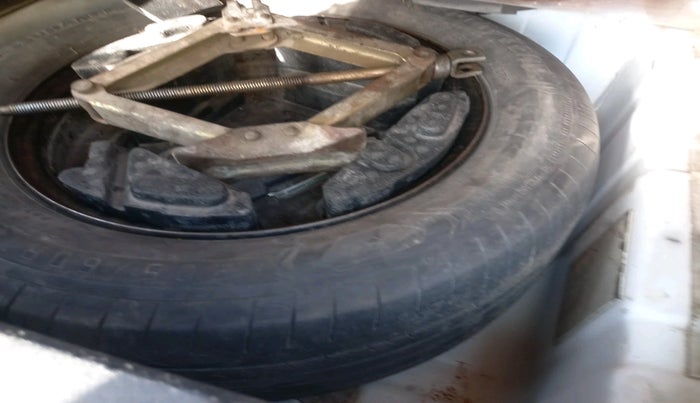 2019 Tata NEXON XM PETROL, CNG, Manual, 88,419 km, tyre