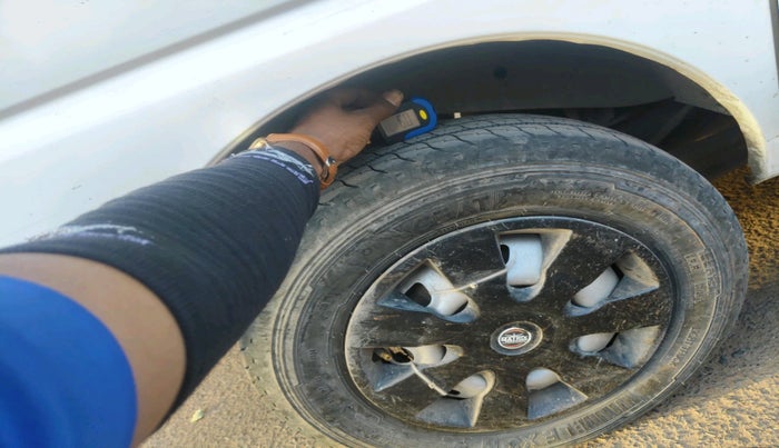 2018 Maruti Eeco 5 STR, CNG, Manual, 1,22,356 km, tyre