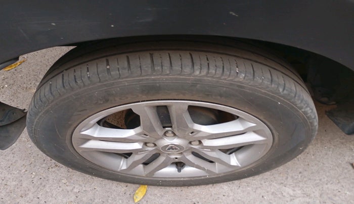 2022 Renault TRIBER RXZ AMT, Petrol, Automatic, 60,573 km, tyre