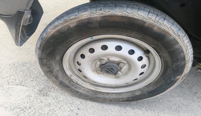 2024 Maruti Eeco 5 STR AC, Petrol, Manual, 44,275 km, tyre