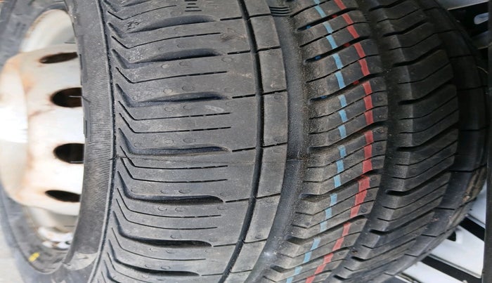 2010 Maruti Alto LXI, Petrol, Manual, 32,680 km, tyre