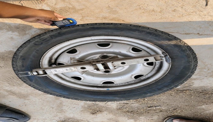 2010 Maruti Zen Estilo LXI, Petrol, Manual, 60,350 km, tyre