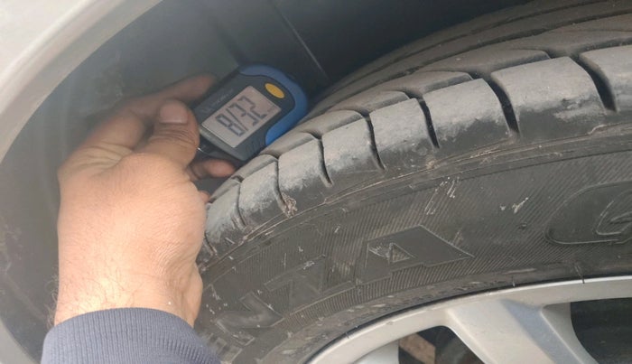 2010 Maruti SX4 ZXI, Petrol, Manual, 1,08,625 km, tyre