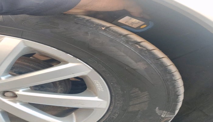 2010 Maruti SX4 ZXI, Petrol, Manual, 1,08,625 km, tyre