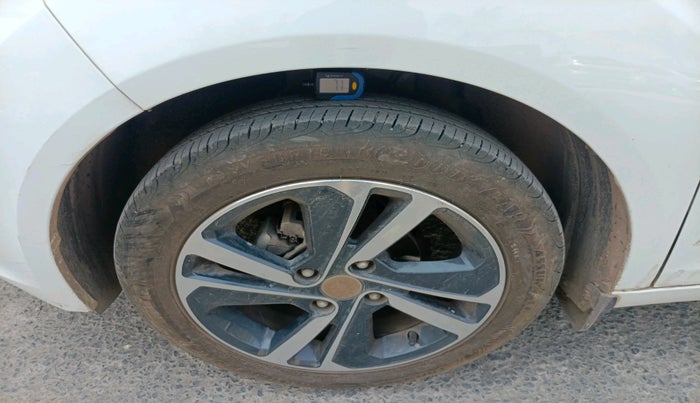 2023 Tata ALTROZ XZ PETROL, Petrol, Manual, 7,641 km, tyre