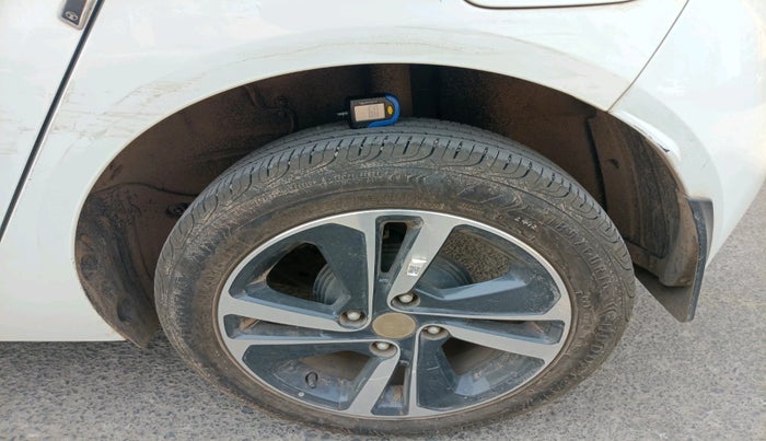 2023 Tata ALTROZ XZ PETROL, Petrol, Manual, 7,641 km, tyre