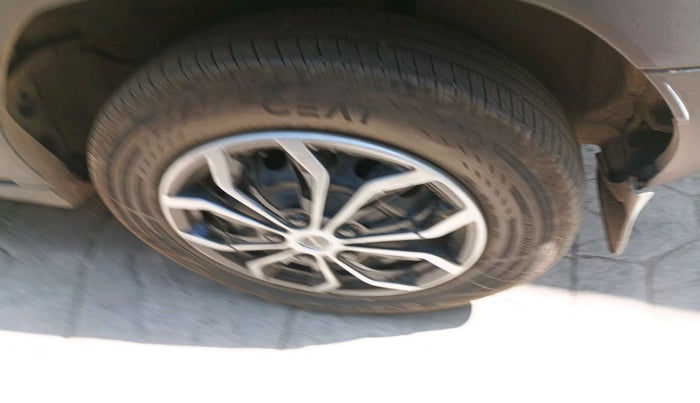 2023 Tata PUNCH PURE MT CNG, CNG, Manual, 13,673 km, tyre