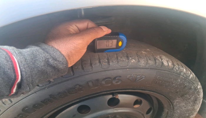 2006 Maruti Swift LXI 1.3, Petrol, Manual, 2,12,905 km, tyre