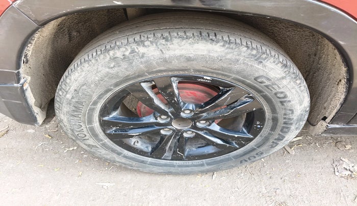 2019 Maruti Vitara Brezza ZDI PLUS AT DUAL TONE, Diesel, Automatic, 1,39,735 km, tyre