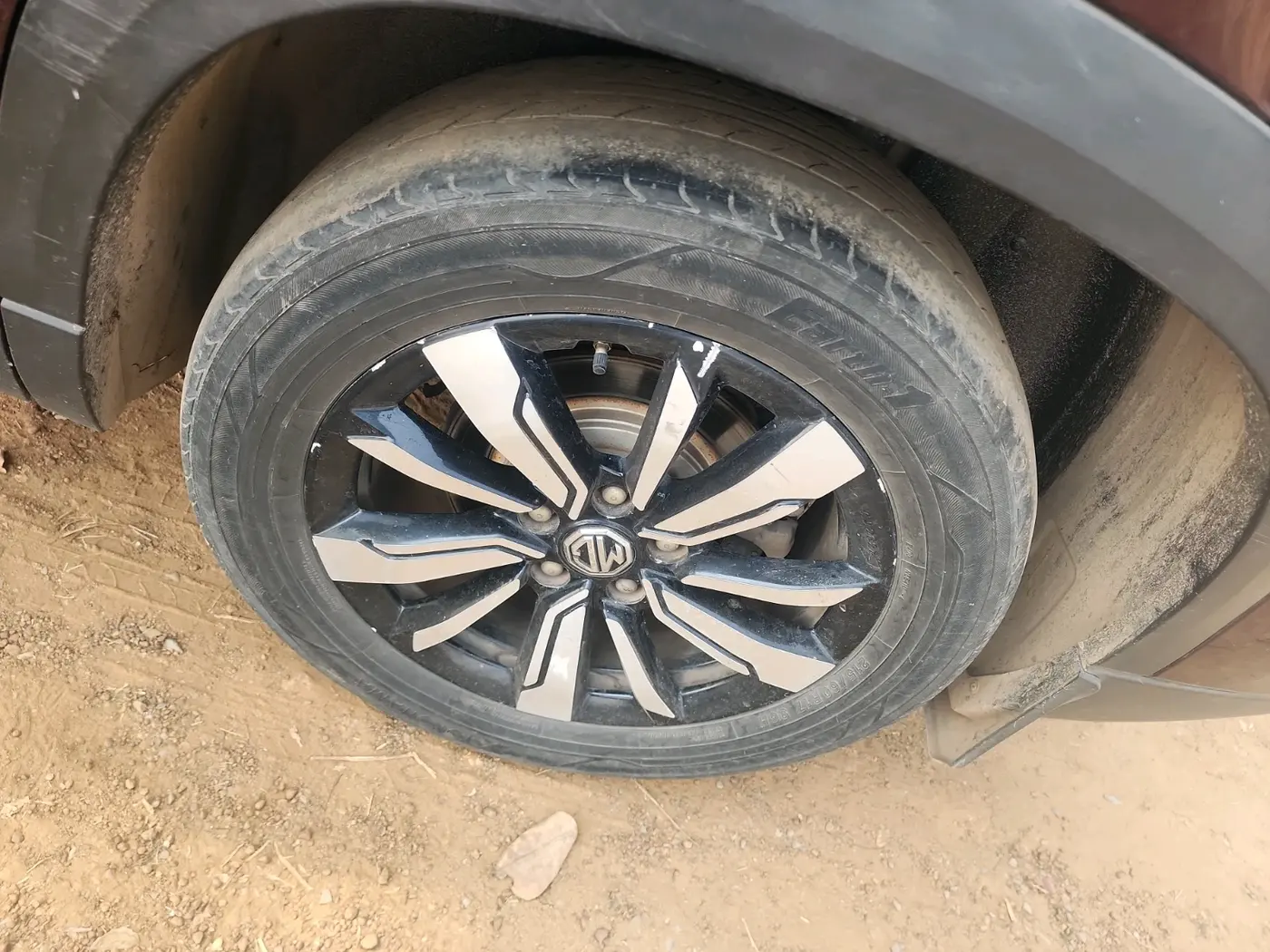 2020 MG HECTOR SHARP 2.0 DIESEL, Diesel, Manual, 1,58,294 km, tyre