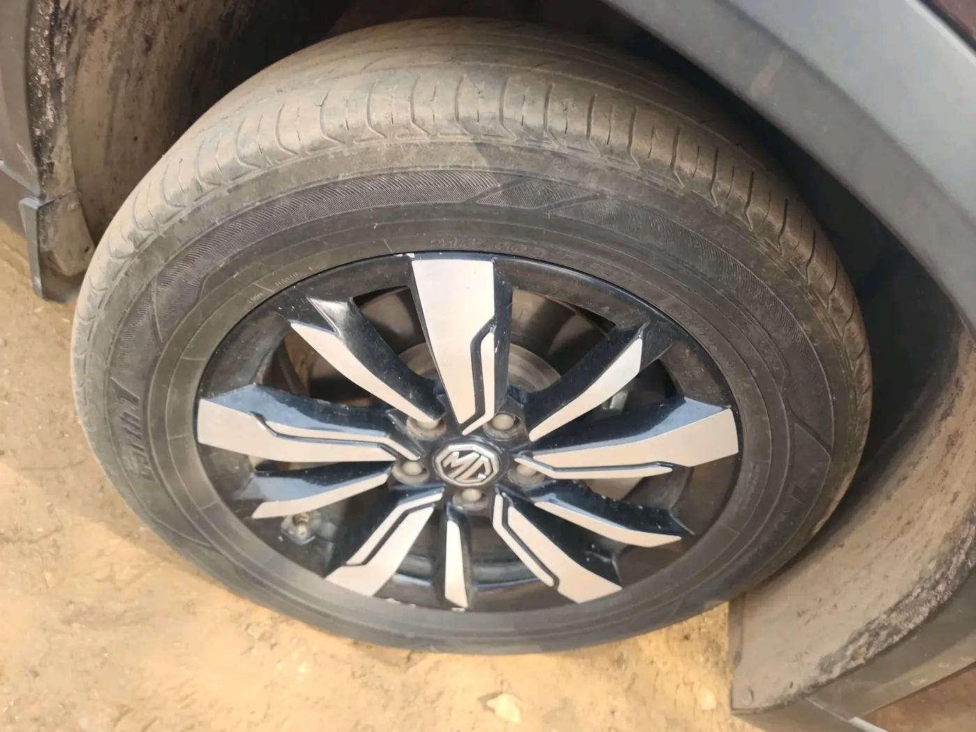 2020 MG HECTOR SHARP 2.0 DIESEL, Diesel, Manual, 1,58,294 km, tyre