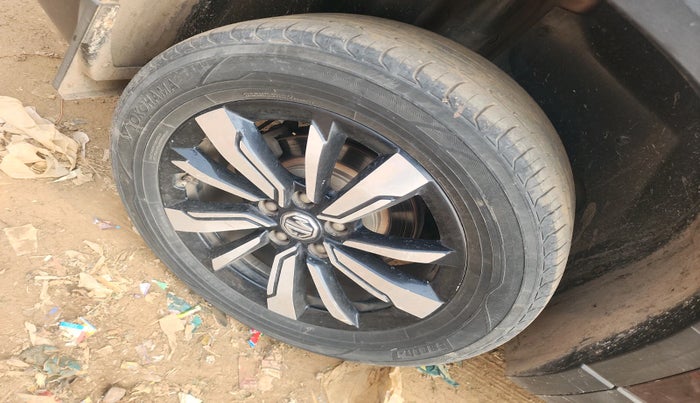 2020 MG HECTOR SHARP 2.0 DIESEL, Diesel, Manual, 1,58,294 km, tyre