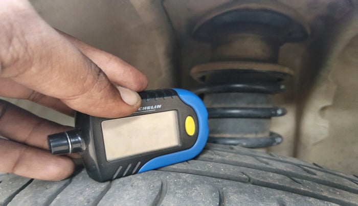 2017 Maruti OMNI E STD, Petrol, Manual, 83,927 km, tyre