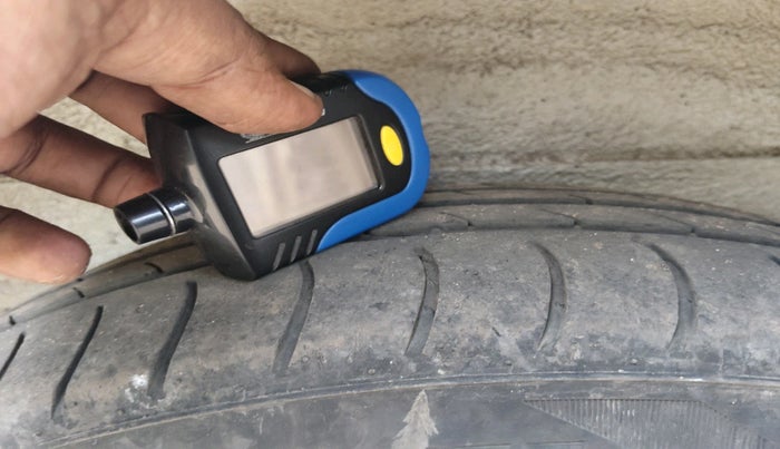 2017 Maruti OMNI E STD, Petrol, Manual, 83,927 km, tyre