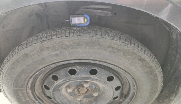 2015 Maruti Swift VXI, Petrol, Manual, 24,263 km, tyre