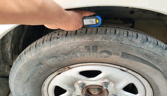 2016 Tata Safari Storme 2.2 EX 4X2, Diesel, Manual, 1,25,784 km, tyre