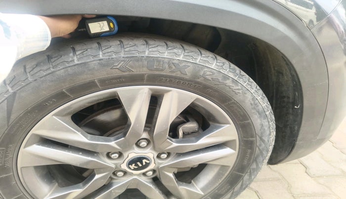 2020 KIA SELTOS HTX 1.5 DIESEL, Diesel, Manual, 1,00,428 km, tyre