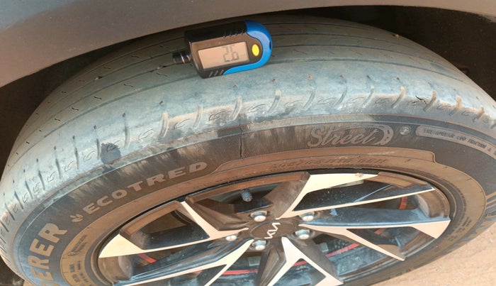 2024 KIA CARENS Premium (O) 1.5 Diesel MT 7 STR, Diesel, Manual, 32,767 km, tyre