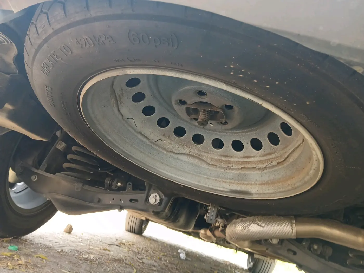 2023 Mahindra XUV700 AX 7 D AT 7 STR, Diesel, Automatic, 39,836 km, tyre