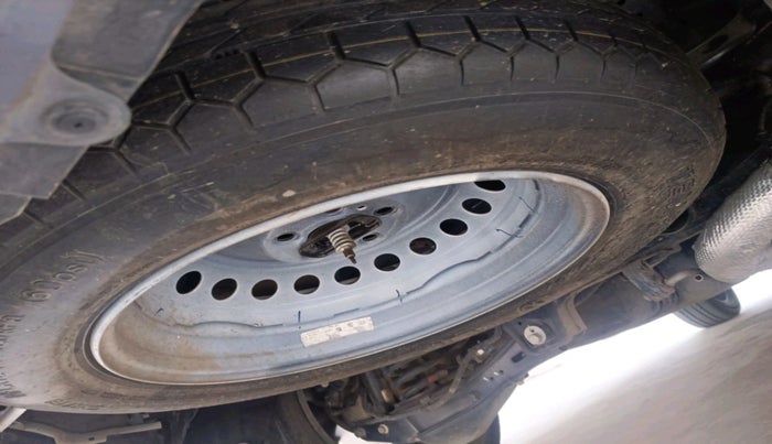 2025 Mahindra XUV700 AX 7 LUXURY P AT 7 STR, Petrol, Automatic, 8,212 km, tyre