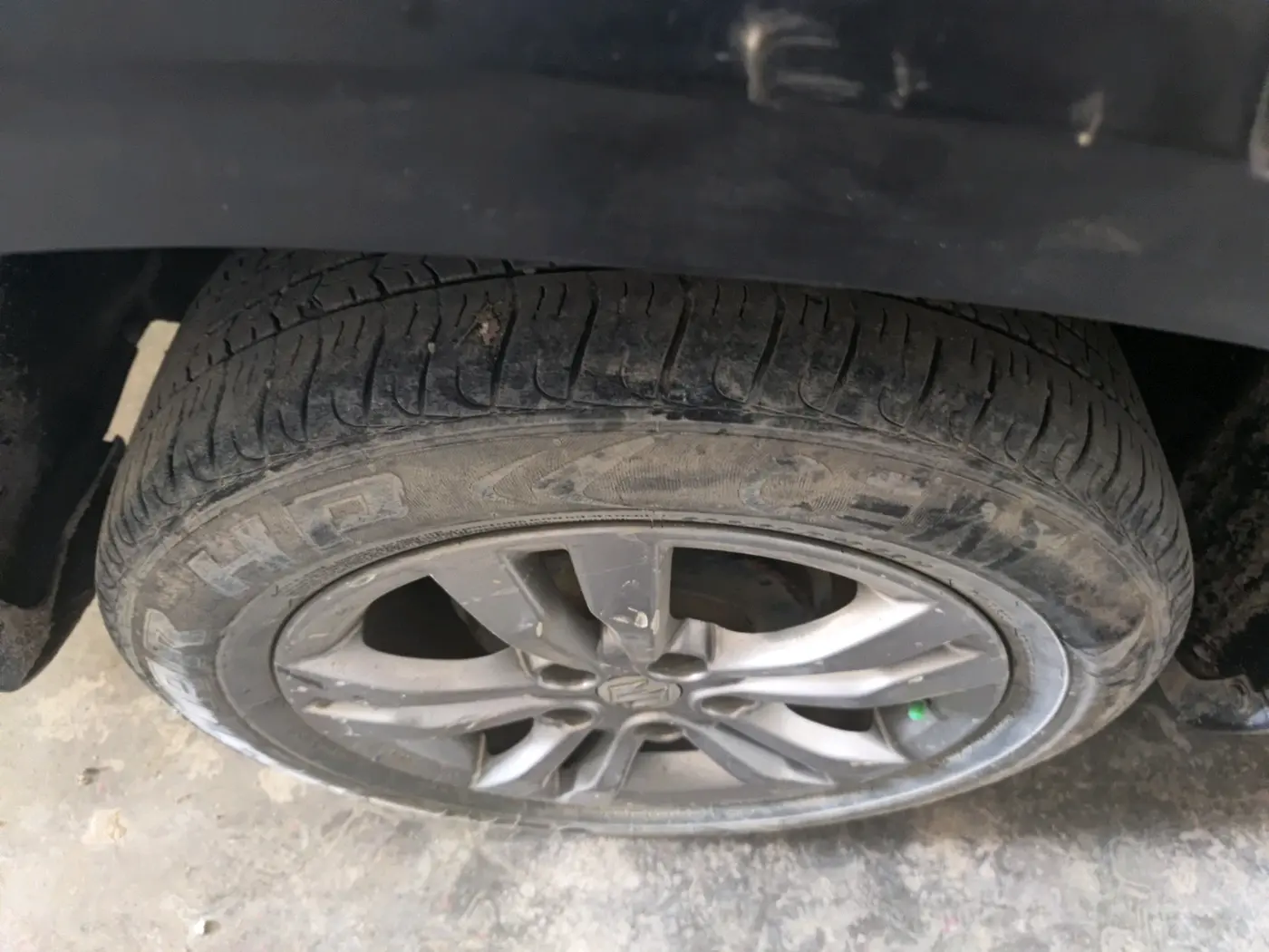 2018 Maruti Vitara Brezza VDI (O), Diesel, Manual, 1,17,040 km, tyre