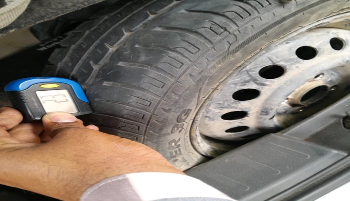 2017 Maruti Wagon R 1.0 VXI, CNG, Manual, 85,277 km, tyre